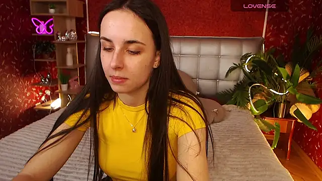 AuroraAksnesss online show from 3, 3, 2025