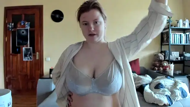 Snapshot of LillyDepp chatting on 9, 4, 2026 LillyDepp online show from 9, 4, 2026