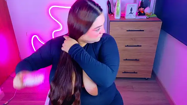 Snapshot of Rebeca_charme21 chatting on 4, 10, 2025 Rebeca charme21 online show from 4, 10, 2025