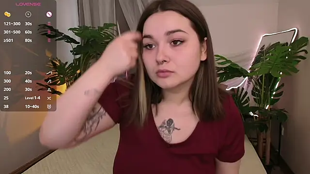 Snapshot of Alice_Walters chatting on 24, 9, 2025 Alice Walters online show from 24, 9, 2025