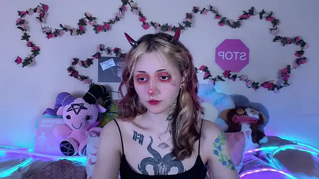 Snapshot of _Devill_Baby chatting on 13, 5, 2026 Devill Baby online show from 13, 5, 2026