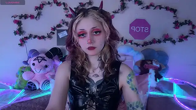 Snapshot of _Devill_Baby chatting on 15, 5, 2026 Devill Baby online show from 15, 5, 2026