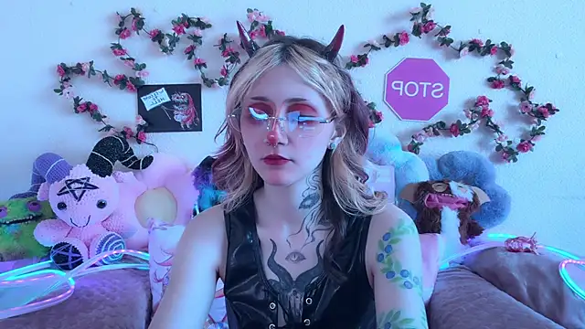 Snapshot of _Devill_Baby chatting on 19, 5, 2026 Devill Baby online show from 19, 5, 2026