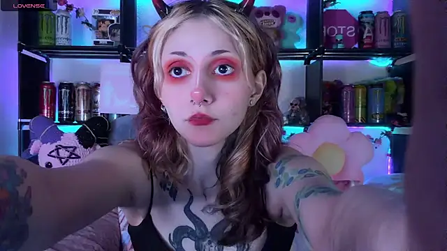 Snapshot of _Devill_Baby chatting on 28, 5, 2026 Devill Baby online show from 28, 5, 2026