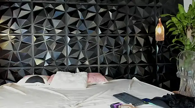 rihannagil online show from 9, 1, 2025