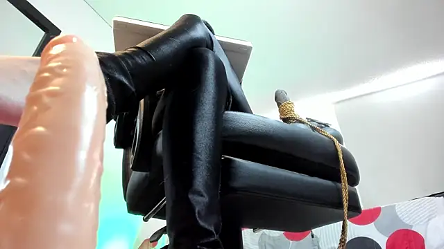 charlotte joliedart online show from 9, 1, 2025