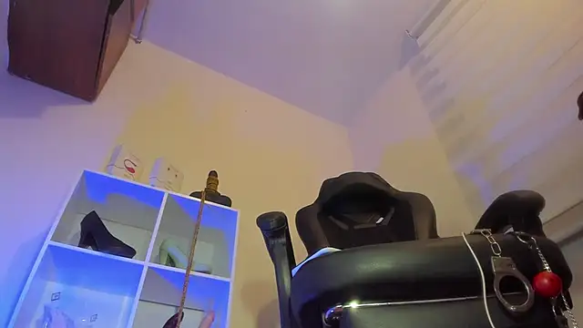 charlotte joliedart online show from 18, 9, 2025