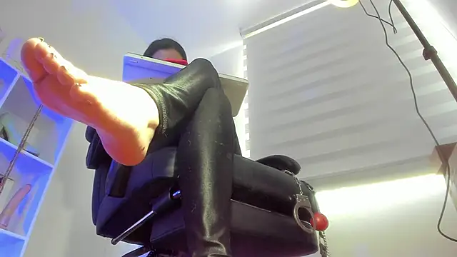 charlotte joliedart online show from 19, 9, 2025