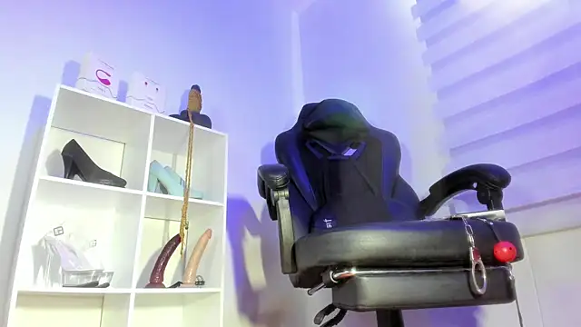 Snapshot of charlotte_joliedart chatting on 1, 4, 2026 charlotte joliedart online show from 1, 4, 2026