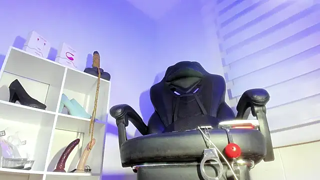 Snapshot of charlotte_joliedart chatting on 7, 4, 2026 charlotte joliedart online show from 7, 4, 2026