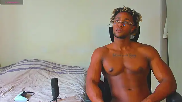 AdonisKnight online show from 23, 10, 2025