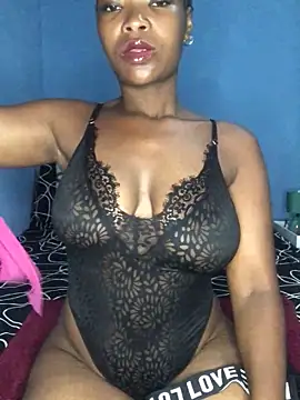 NunuBerry16 online show from 5, 1, 2025