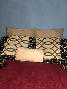 NunuBerry16 online show from 5, 1, 2025