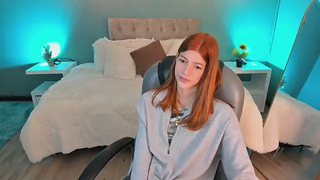 Snapshot of Nora_Vennucci chatting on 29, 10, 2025 Nora Vennucci online show from 29, 10, 2025