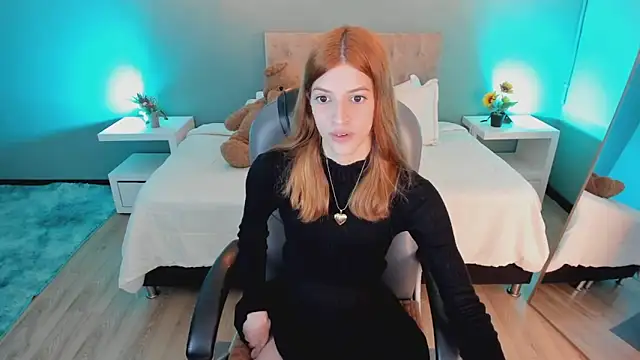 Snapshot of Nora_Vennucci chatting on 11, 11, 2025 Nora Vennucci online show from 11, 11, 2025