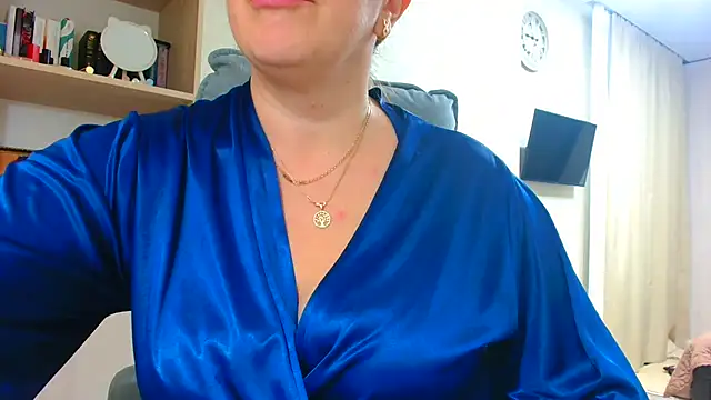 Snapshot of Brionia chatting on 27, 10, 2025 Brionia online show from 27, 10, 2025