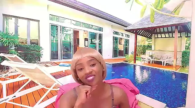 Snapshot of EbonyCreamy69 chatting on 11, 2, 2025 EbonyCreamy69 online show from 11, 2, 2025