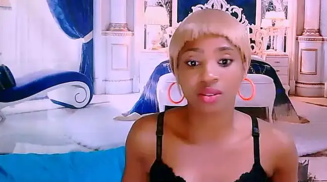 Snapshot of EbonyCreamy69 chatting on 15, 2, 2025 EbonyCreamy69 online show from 15, 2, 2025