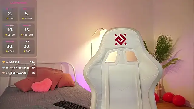 Snapshot of tender_babyy chatting on 5, 3, 2025 tender babyy online show from 5, 3, 2025