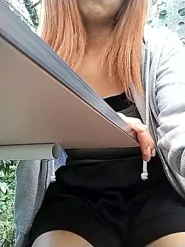 Snapshot of MirandaSingle chatting on 7, 3, 2026 MirandaSingle online show from 7, 3, 2026