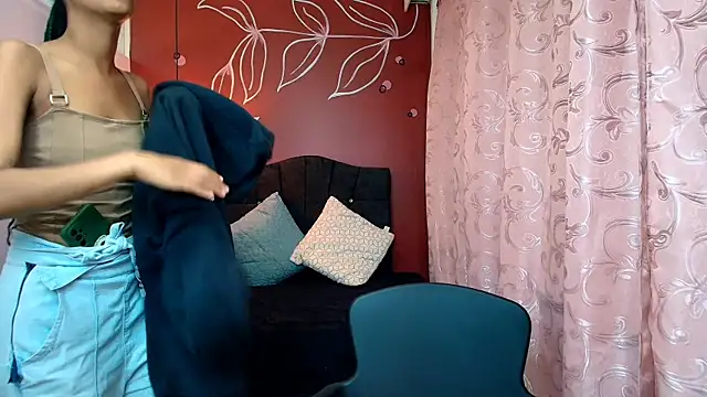 Snapshot of Zia_Green chatting on 19, 12, 2024 Zia Green online show from 19, 12, 2024