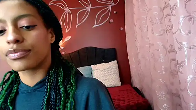 Snapshot of Zia_Green chatting on 28, 12, 2024 Zia Green online show from 28, 12, 2024