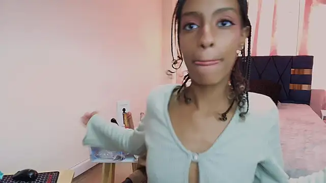 Snapshot of Zia_Green chatting on 4, 2, 2025 Zia Green online show from 4, 2, 2025