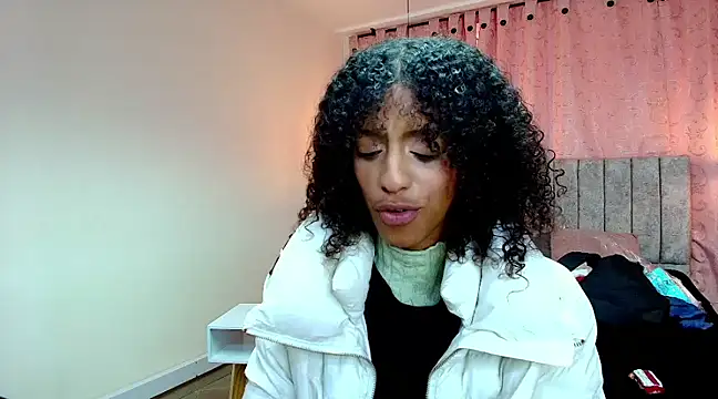 Snapshot of Zia_Green chatting on 8, 3, 2025 Zia Green online show from 8, 3, 2025