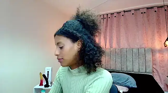 Snapshot of Zia_Green chatting on 9, 3, 2025 Zia Green online show from 9, 3, 2025