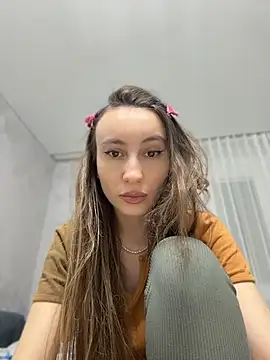 Snapshot of viviandaimond1 chatting on 7, 4, 2026 viviandaimond1 online show from 7, 4, 2026