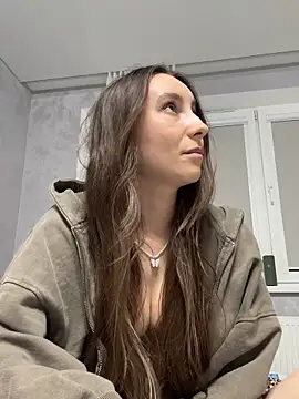 Snapshot of viviandaimond1 chatting on 15, 4, 2026 viviandaimond1 online show from 15, 4, 2026