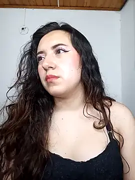 Emi chik online show from 6, 12, 2024