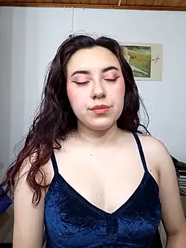 Emi chik online show from 22, 3, 2025