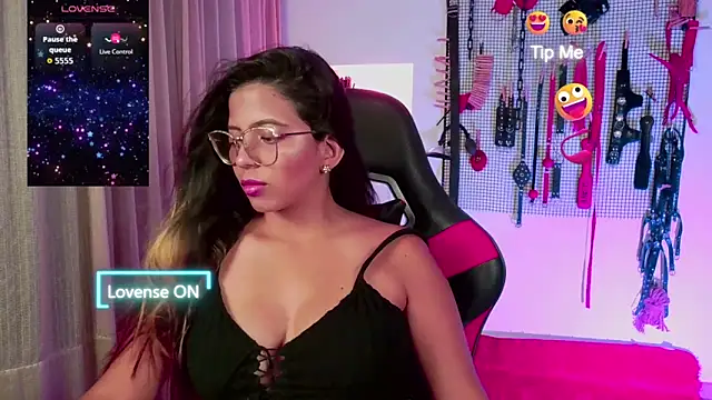 Snapshot of Megaan_Greey chatting on 14, 10, 2025 Megaan Greey online show from 14, 10, 2025