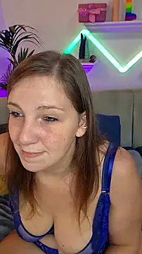 Snapshot of AmazingCurvy chatting on 8, 9, 2025 AmazingCurvy online show from 8, 9, 2025