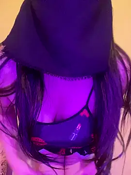 Snapshot of Cameelia chatting on 29, 10, 2025 Cameelia online show from 29, 10, 2025