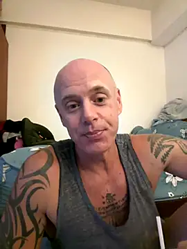 luv2masterb8247 online show from 4, 12, 2024