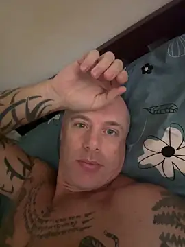 luv2masterb8247 online show from 23, 12, 2024