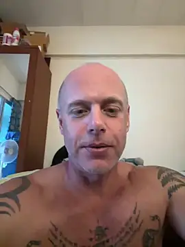 luv2masterb8247 online show from 10, 1, 2025