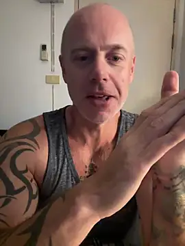 luv2masterb8247 online show from 18, 1, 2025