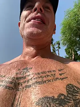 luv2masterb8247 online show from 25, 1, 2025