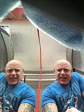 luv2masterb8247 online show from 29, 1, 2025