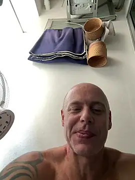 luv2masterb8247 online show from 11, 2, 2025