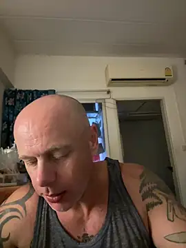 luv2masterb8247 online show from 18, 2, 2025