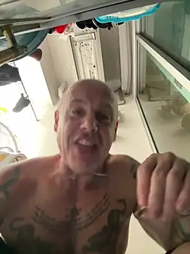 luv2masterb8247 online show from 20, 2, 2025