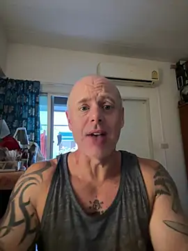 luv2masterb8247 online show from 24, 2, 2025