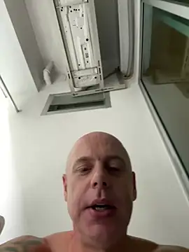 luv2masterb8247 online show from 25, 2, 2025