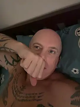 luv2masterb8247 online show from 26, 2, 2025