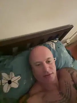 luv2masterb8247 online show from 28, 2, 2025