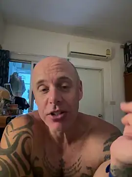 luv2masterb8247 online show from 4, 3, 2025